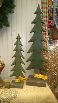 How to make DIY Wood Christmas Tree decorations. www.DIYeasycrafts.com