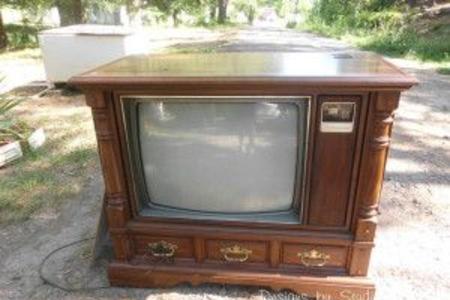 Trustworthy Television Removal Services in Lincoln NE | LNK Junk Removal