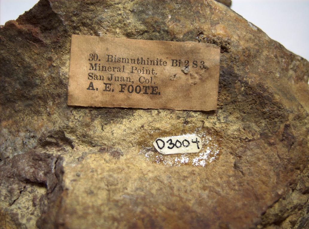 fluorescent, Bismuthinite, quartz, Mineral Point, San Juan Mts, San Juan County, Colorado, ex Albert Edward Foote, ex Irenee DuPont, ex Delaware University