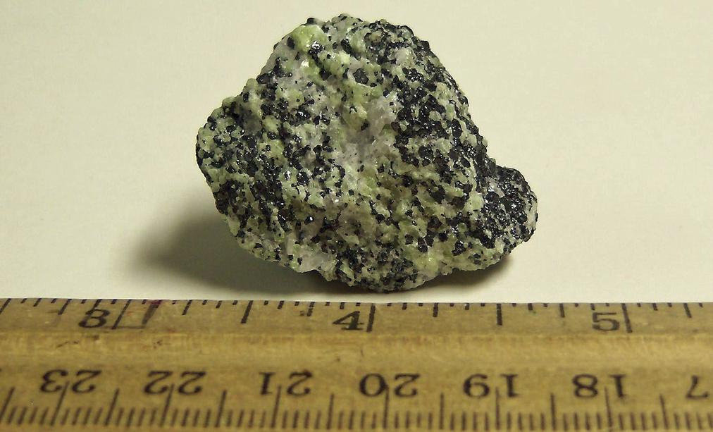 fluorescent sw lw willemite calcite franklinite franklin mine sussex nj