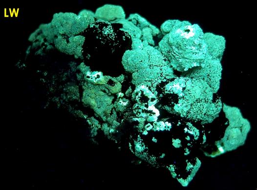 fluorescent ZINCITE recrystallized, NJ Zinc Co. Palmerton zinc smelter locality, Lower Towamensing Township, Carbon County, Pennsylvania, USA