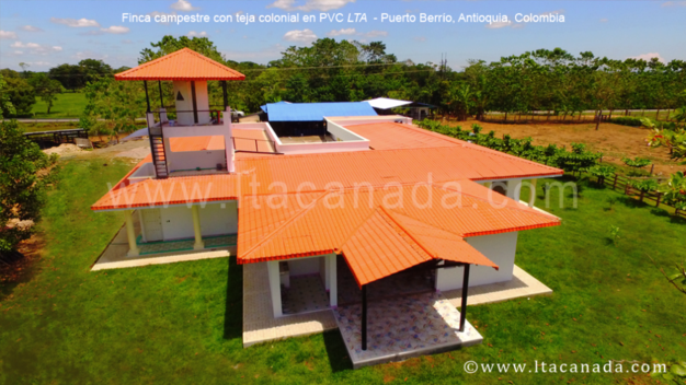 Residencia campestre con teja colonial LTA. Colombia