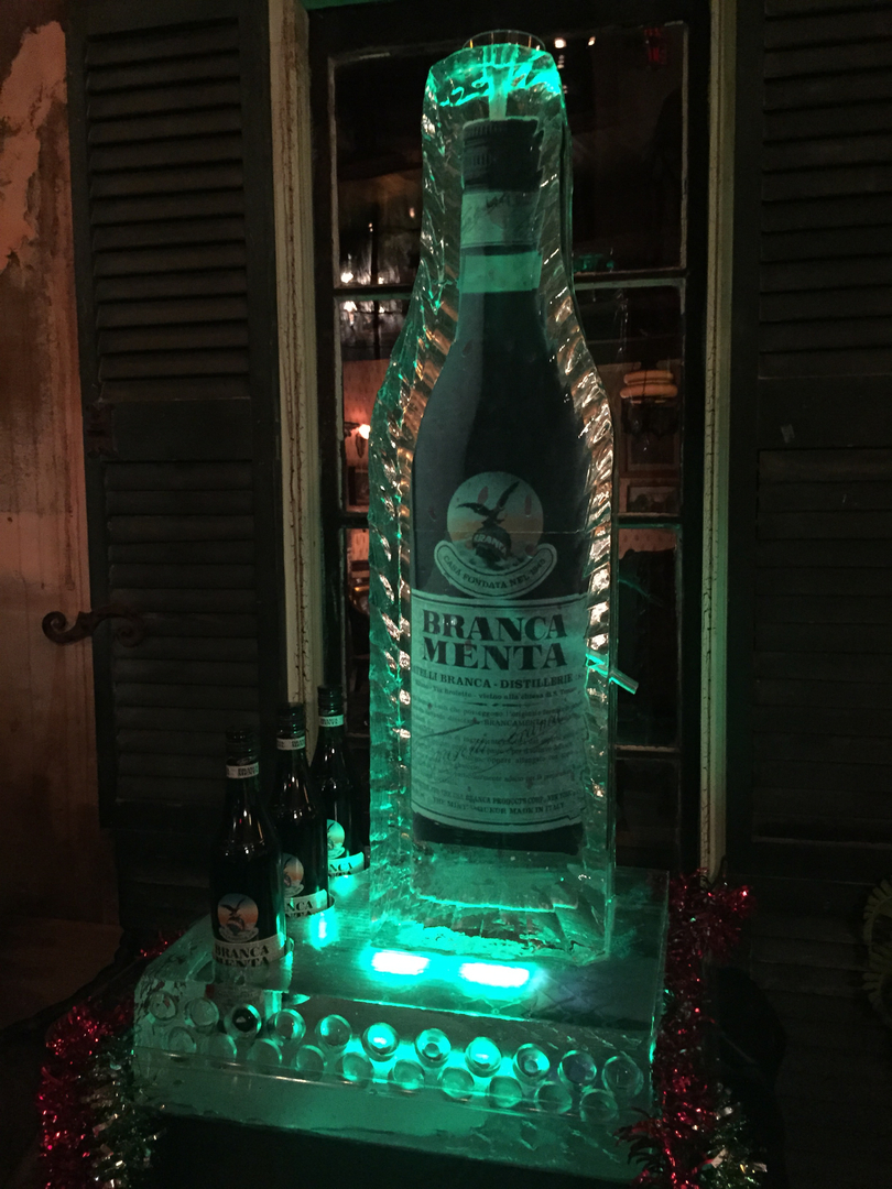 120LBS SOLID ICE - Weekend Party Ice Luge — Ice Mill