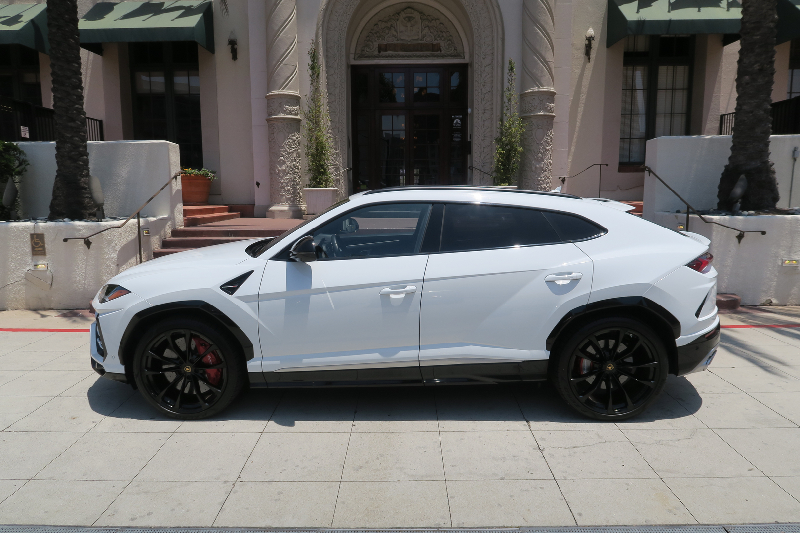 2020 Lamborghini Urus Base's photo