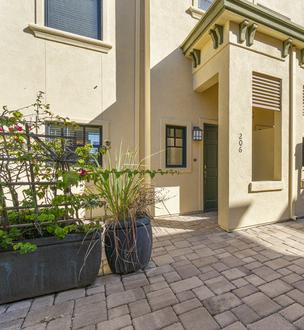 Photo of exterior of a East Palo Alto BMR from courtyard