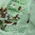 Classic, fresh mint ice cream loaded with melt-in-your-mouth, rich chocolate flakes.
