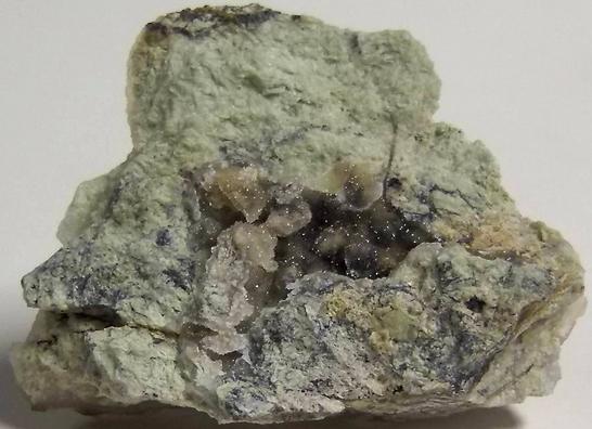 QUARTZ, CHALCEDONY, SERPENTINE, CHROMITE - Red Pit Mine, Fulton Township, State Line Chromite District, Lancaster County, Pennsylvania, USA