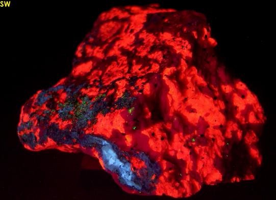 Crazy Calcite - fluorescent DOLOMITE, CALCITE, ARAGONITE, phosphorescent WILLEMITE, DIOPSIDE, FRANKLINITE, ZINCITEFranklin, Franklin Mining District, Sussex County, New Jersey, USA