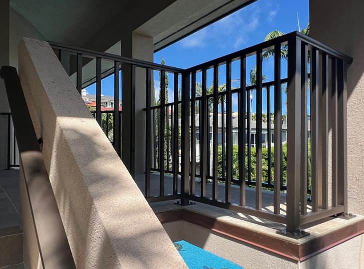 aluminum railing Hawaii, aluminum railing Honolulu, railing Honolulu, deck Hawaii, decks Hawaii, Oahu aluminum railings, Oahu decks, decks, aluminum railings, railings, Oahu, Island railing, island railing and gates, island gates, island view