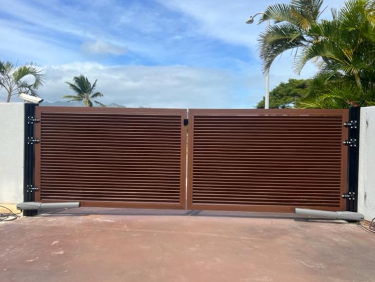 Island Style Gates, Aluminum gates Hawaii, Driveway gate Honolulu, Privacy Gates Oahu, Custom Gates Oahu, Automatic Gates Hawaii, modern aluminum driveway gates