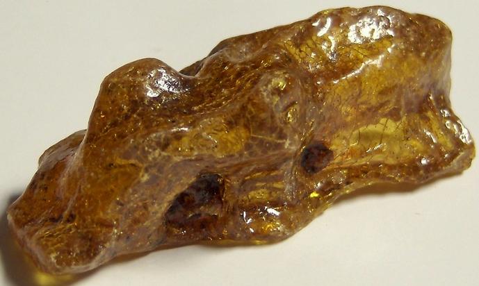 Fluorescent golden AMBER - Dominican Republic, ex Sue MacInnis