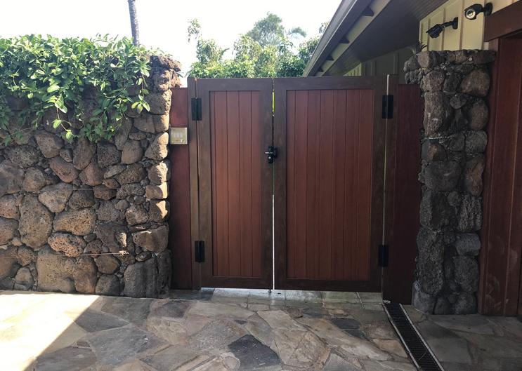 Island Style Gates, Aluminum Gates, Aluminum gates Hawaii, custom aluminum gates , Privacy Gates Oahu, Modern Aluminum Gates