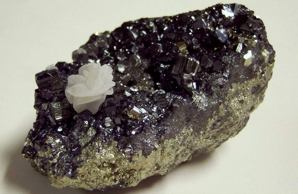 ENARGITE, SPHALERITE, PYRITE, fluorescent CALCITE,Huanzala Mine, Huallanca District, Bolognesi Province, Ancash Department, Peru - for sale