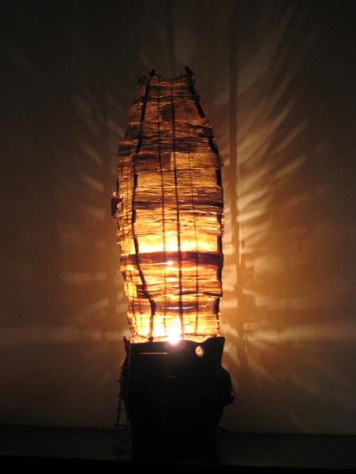 galaxistudio-illuminated-functional-sculpture-yamazakura-mountain-cherry-wood-honeycomb