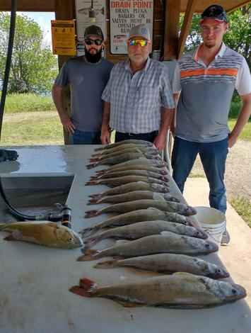 Walleye Fishing Guide in Pierre - Nebraska John Guide Service