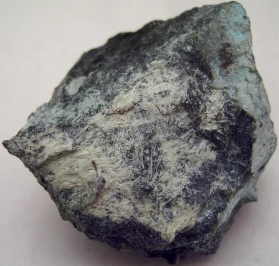 Mcguinnessite, Tremolite, serpentine, Hunting Hill quarry (Rockville Crushed Stone Quarry; Travilah Quarry; Rockville Quarry; Bardon Stone Quarry; Aggregate Industries Quarry), Rockville, Montgomery County, Maryland, USA