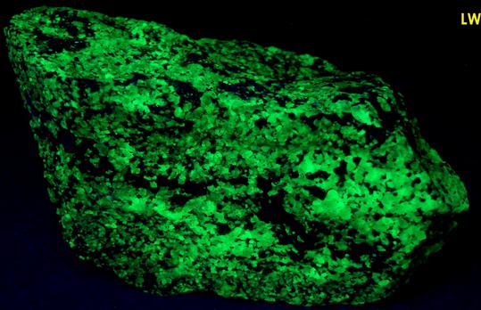 fluorescent WILLEMITE with FRANKLINITE - Franklin Mine, Franklin, Franklin Mining District, Sussex County, New Jersey, USA