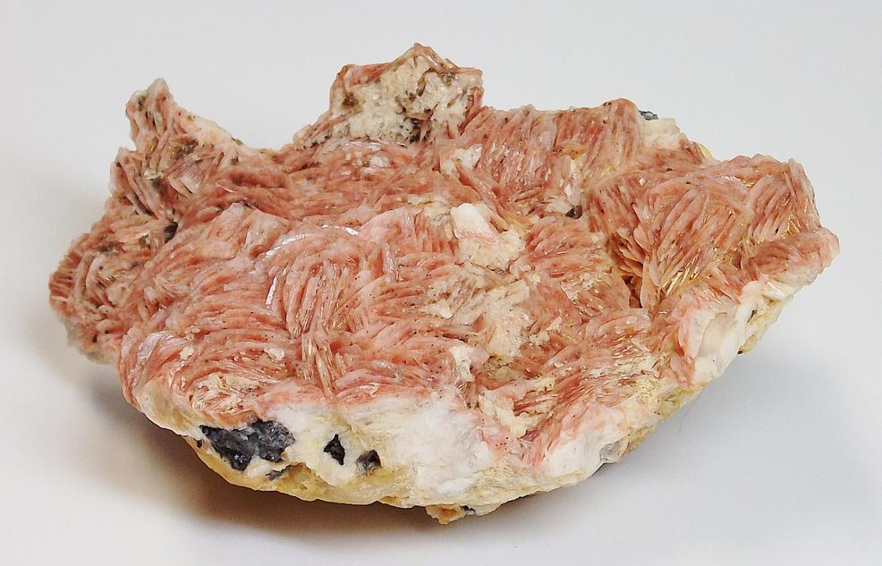 BARYTE w/fluorescent CERUSSITE crystals - Mibladen Morocco