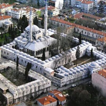Valide-i Atik Mosque Ottoman Center Istanbul Turkey - Bahadır Gezer