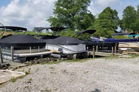 Fisher's Marina, Boat Docks for rent, Buckeye Lake, Marina Buckeye lake, Boat Hoist