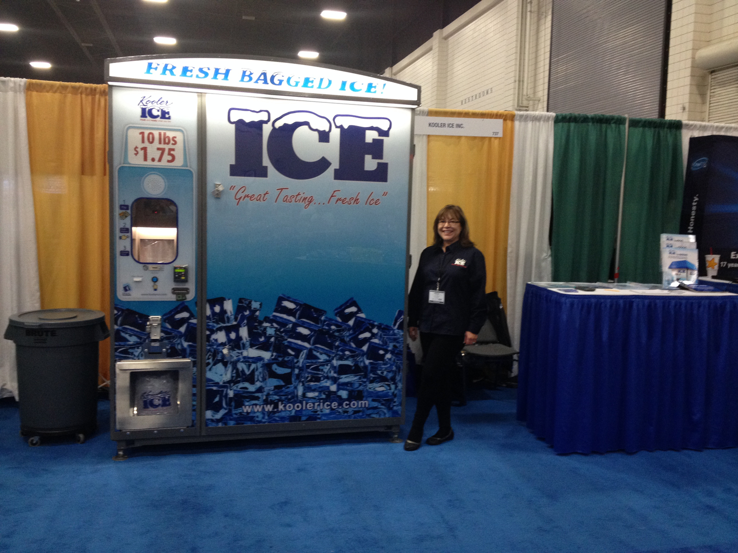 Hydration Pro Ice and Water Dispensing Machine - Kooler Ice Vending Machines  - Ice Vending Machine Business Opportunity!
