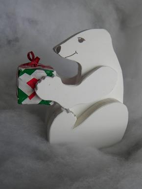 How to make easy Polar Bear Christmas Decorations. www.DIYeasycrafts.com