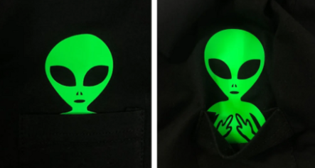 Middle Finger Green Alien Pocket T-Shirt