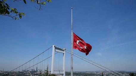 Bayrak yasta 10 Kasım Mehmet Gezer