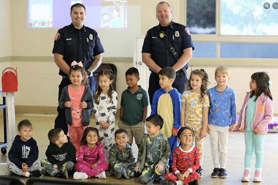 Policemen with schoolchildren