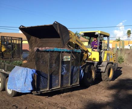 Transporting mulch in Pinellas County