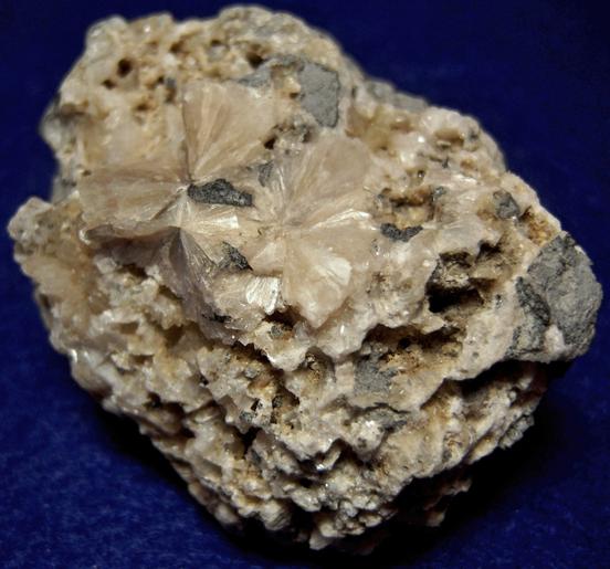 STILBITE crystals - Teeter's Quarry (Valley Quarry), Gettysburg, Adams County, Pennsylvania, USA