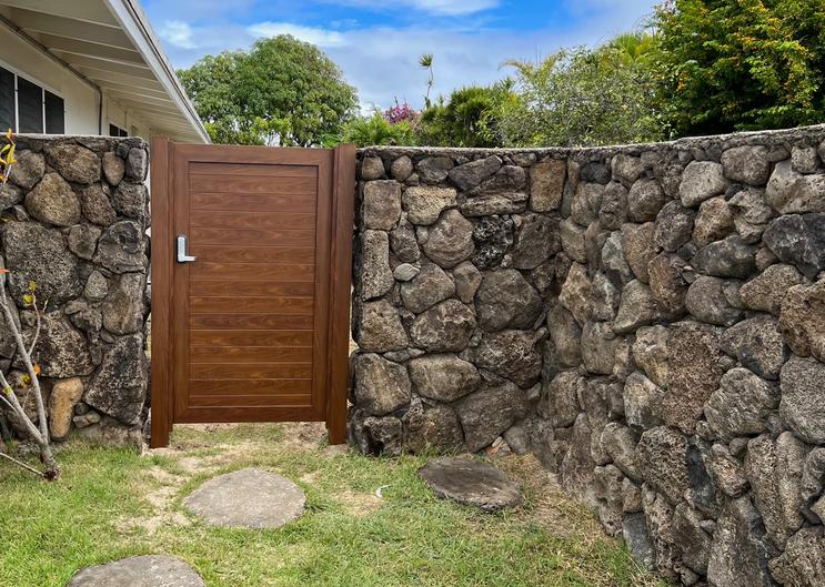 Island Style Gates, Aluminum Gates, Aluminum gates Hawaii, custom aluminum gates , Privacy Gates Oahu, Modern Aluminum Gates