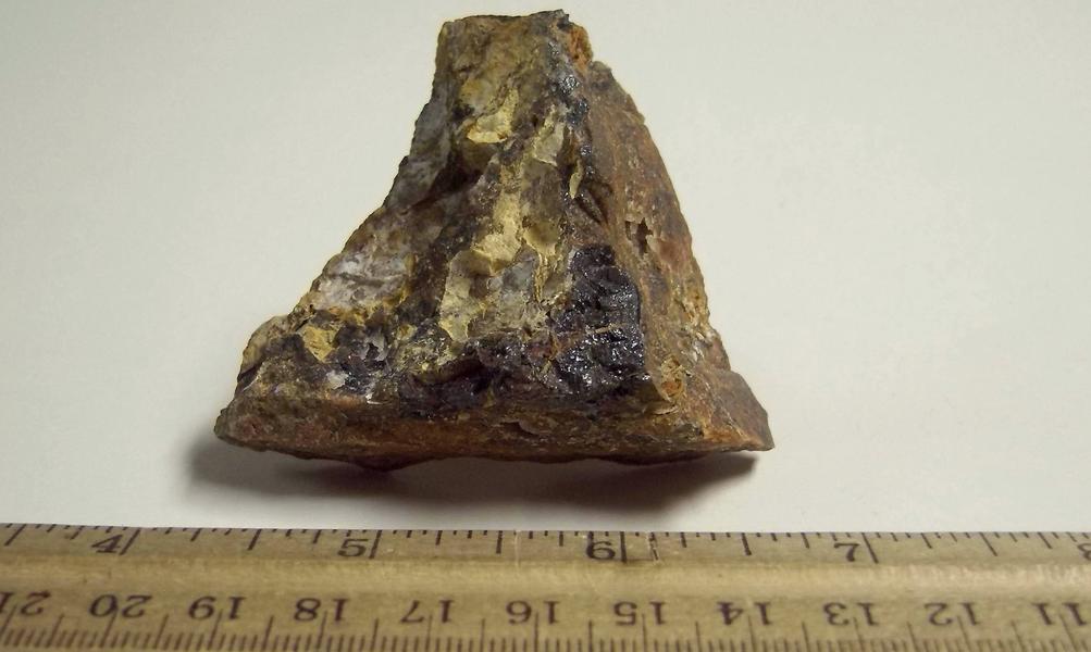 MAGNETITE, SERPENTINE, QUARTZ, CHALCEDONY - Red Pit Mine, Fulton Township, State Line Chromite District, Lancaster County, Pennsylvania, USA - sold