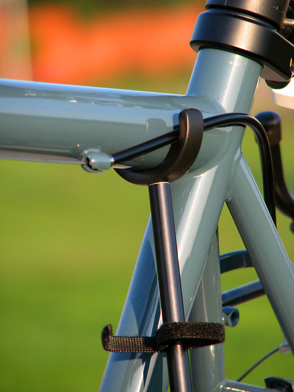 Folding discount bike kickstand