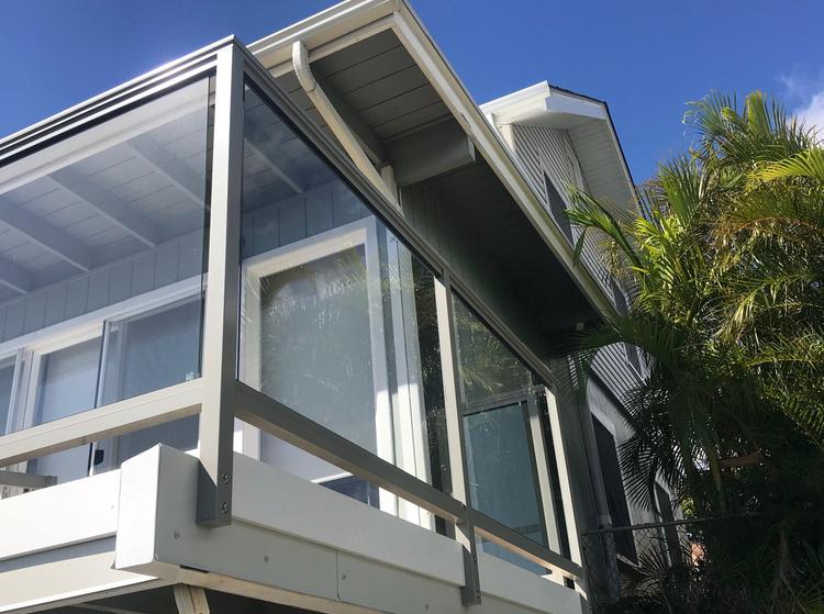 glass railing Honolulu, glass railing for deck Hawaii, Stainless steel Glass Railing, Glass Rail System, glass railing for stair Hawaii