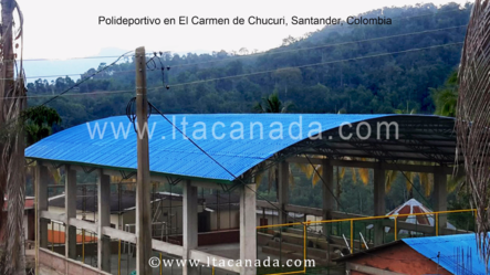 Polideportivo con lamina super termoacustica azul. Chucuri, Santander, Colombia