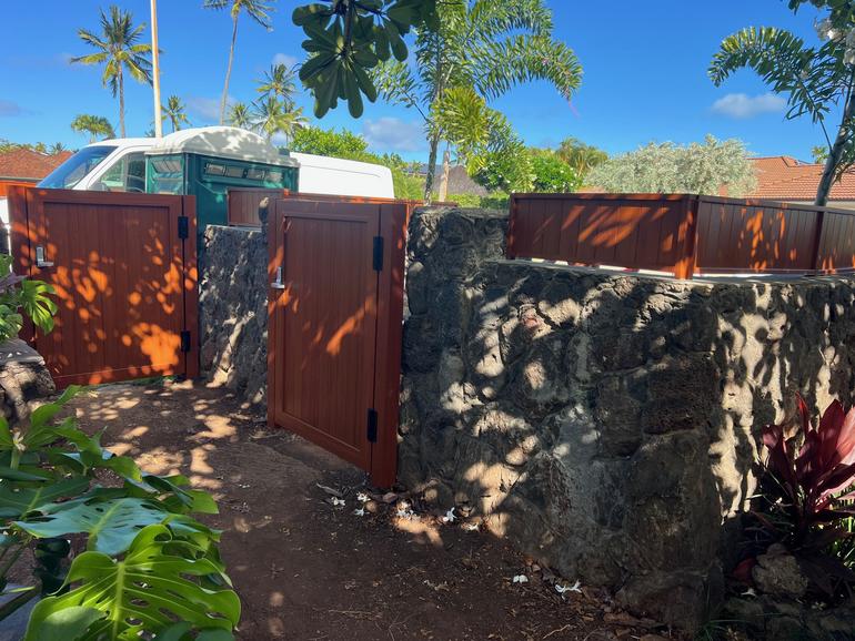 Island Style Gates, Aluminum gates Hawaii, Driveway gate Honolulu, Privacy Gates Oahu, Custom Gates Oahu, Automatic Gates Hawaii, modern aluminum driveway gates
