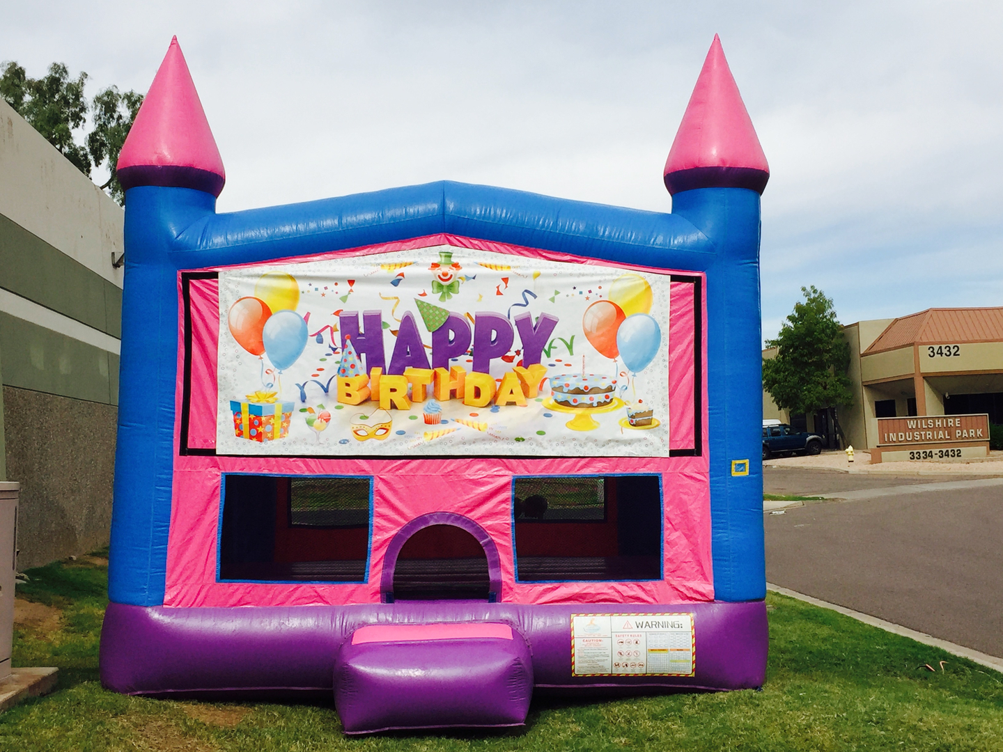 Indoor Bounce House Chicago thumbnail