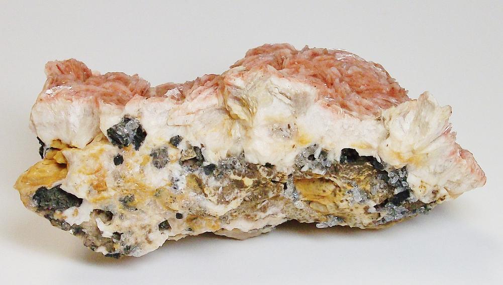 BARYTE w/fluorescent CERUSSITE crystals - Mibladen Morocco