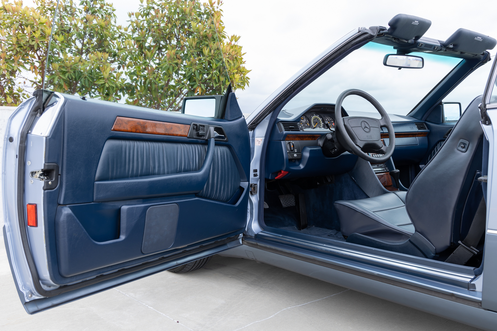 1994 Mercedes-Benz E-Class's photo