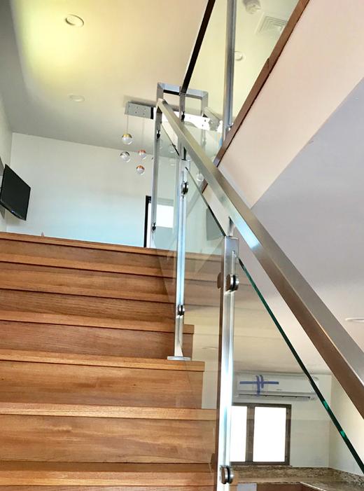 Glass railing Hawaii, glass for deck Hawaii, Glass rail system Honolulu, glass railing for stair Hawaii