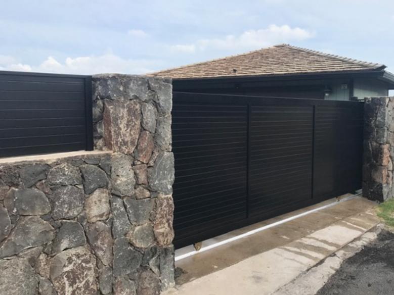 Island Style Gates, Aluminum gates Hawaii, Driveway gate Honolulu, Privacy Gates Oahu, Custom Gates Oahu, Automatic Gates Hawaii, modern aluminum driveway gates