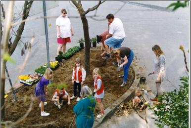 Quartz Alley Earth Day Flower Placerville California Community Pride Volunteers