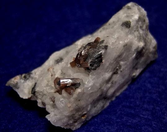 fluorescent PYROMORPHITE, Sphalerite, Pyrite, Quartz, Pcheloyad Mine (Pchelojad; Ptchelojad; Pcheloiad), Momchilgrad Obshtina, Kardzhali Oblast (Kurdzhali; Kărdžali; Kurdjali), Bulgaria