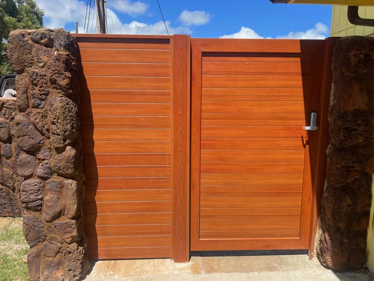 Island Style Gates, Aluminum gates Hawaii, Driveway gate Honolulu, Privacy Gates Oahu, Custom Gates Oahu, Automatic Gates Hawaii, modern aluminum driveway gates