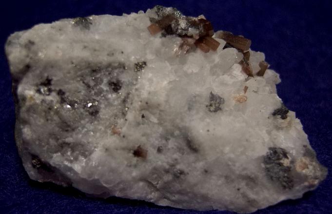 fluorescent PYROMORPHITE, Sphalerite, Pyrite, Quartz, Pcheloyad Mine (Pchelojad; Ptchelojad; Pcheloiad), Momchilgrad Obshtina, Kardzhali Oblast (Kurdzhali; Kărdžali; Kurdjali), Bulgaria