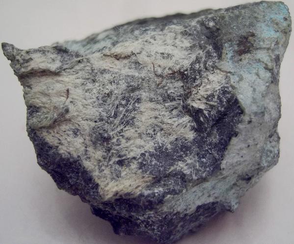 Mcguinnessite, Tremolite, serpentine, Hunting Hill quarry (Rockville Crushed Stone Quarry; Travilah Quarry; Rockville Quarry; Bardon Stone Quarry; Aggregate Industries Quarry), Rockville, Montgomery County, Maryland, USA