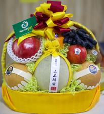 Giỏ hoa quả nhập khẩu tại Lạc Long Quân