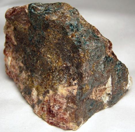 grape WILLEMITE, blue FLUORAPATITE, ANDRADITE, CALCIT, DIOPSIDE schefferite - Franklin Mine, Franklin, Franklin Mining District, Sussex County, New Jersey, USA - ex Rutgers Geology Museum