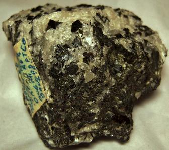 PYROCHLORE, MAGNETITE, Aegirine-Augite, fluorescent Calcite, Oka complex, Oka, Deux-Montagnes RCM, Laurentides, Québec, Canada, ex Adrian Labuz, 1965